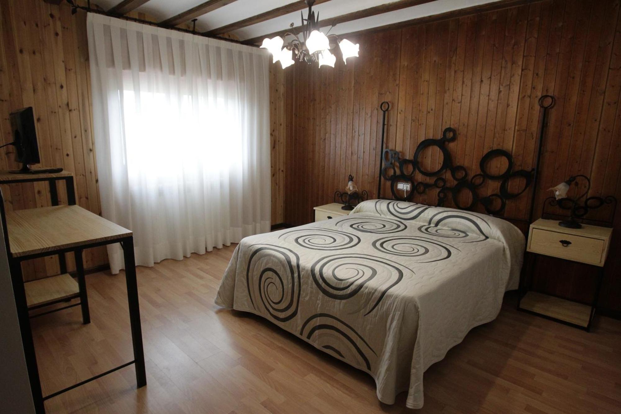 Casona Santa Coloma Pension Matute de la Sierra Buitenkant foto