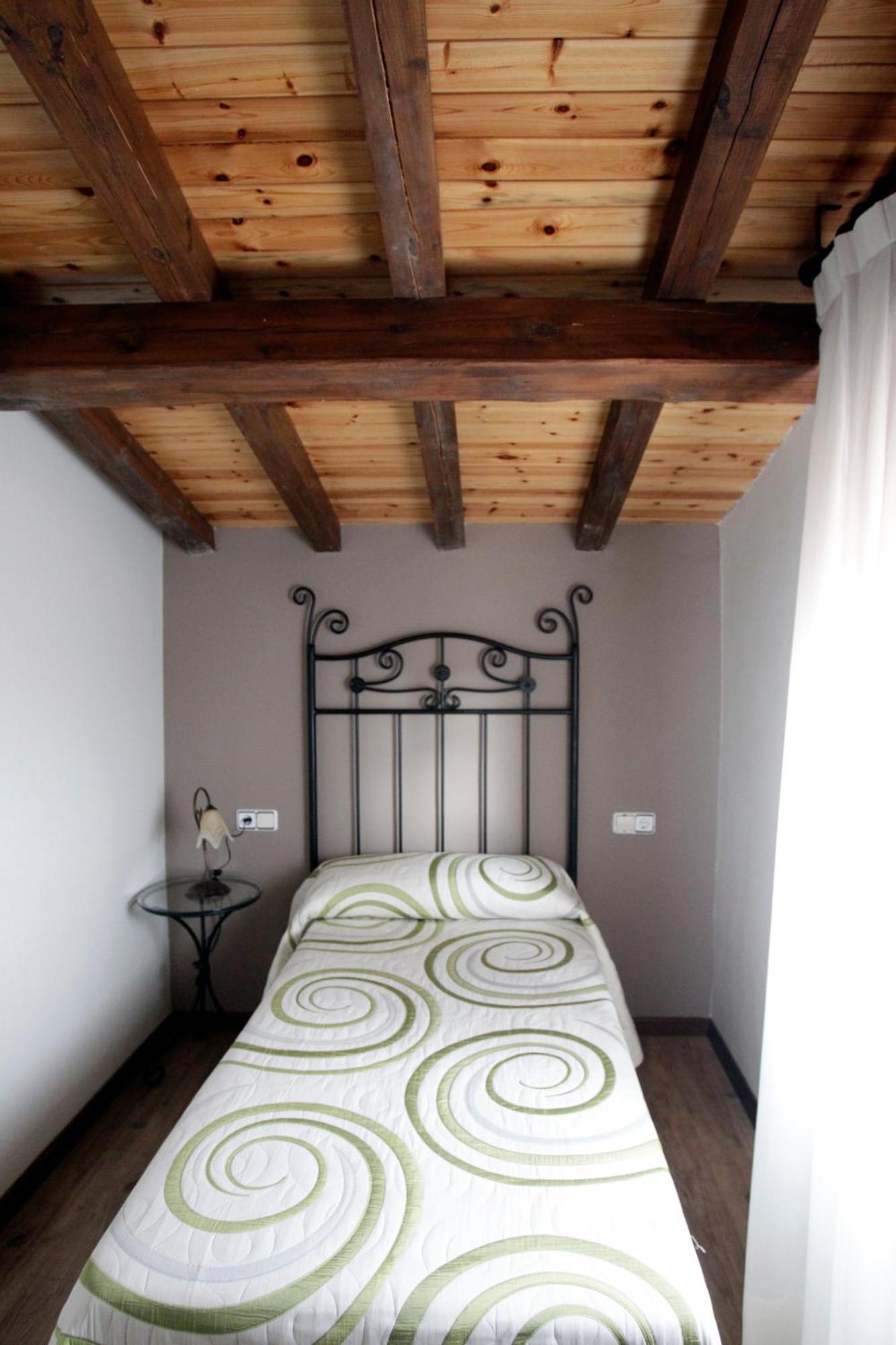Casona Santa Coloma Pension Matute de la Sierra Buitenkant foto